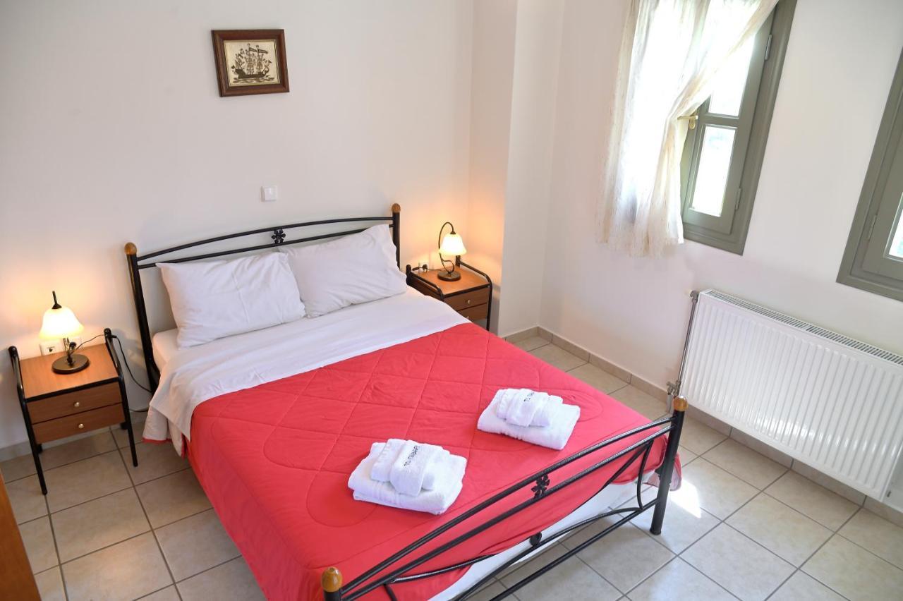 To Pithari Apartment Скирос Екстериор снимка