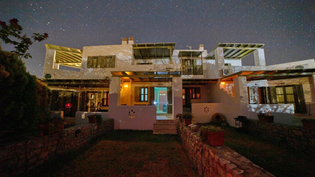 To Pithari Apartment Скирос Екстериор снимка