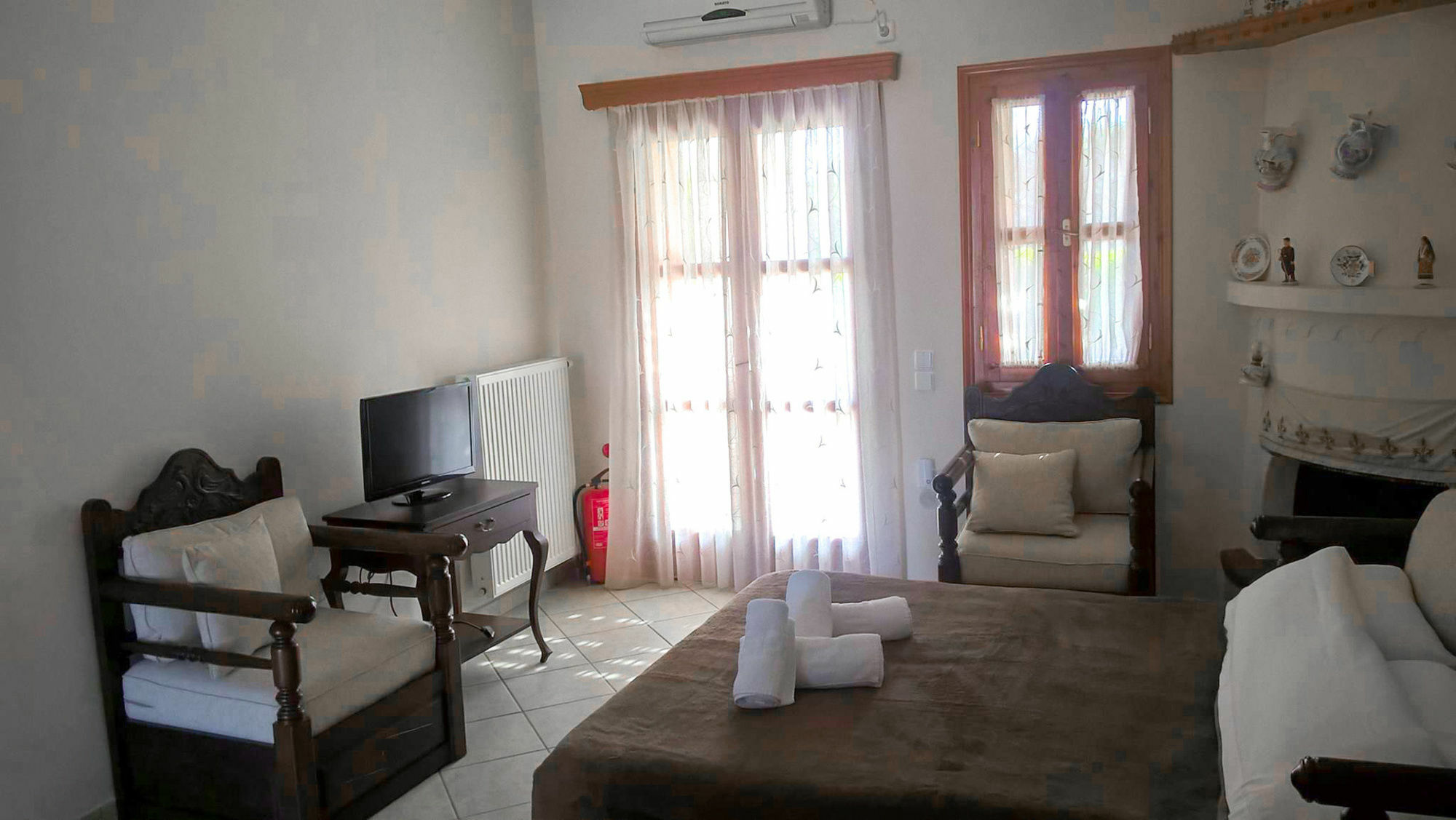 To Pithari Apartment Скирос Екстериор снимка